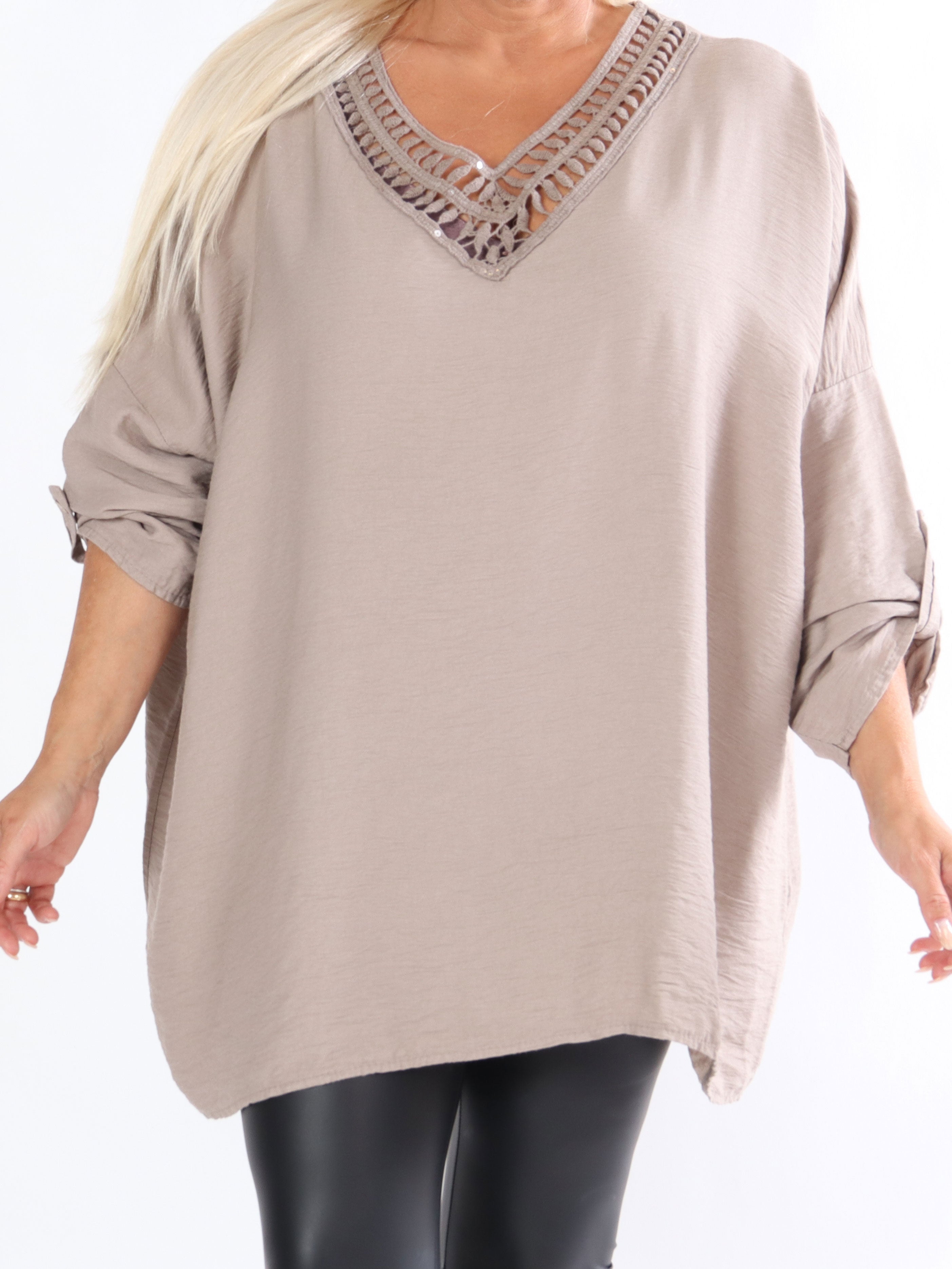 Elina - Plus size tunika med paljetter och broderier